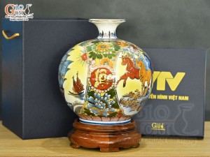Bình hút lộc men màu Nhị cảnh Tài Lộc nền vàng vẽ vàng 24k in logo VTV8, cao 23cm