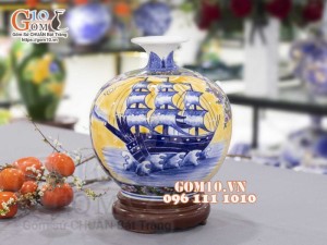 Bình hút lộc men màu Nhị cảnh Thuận Buồm Xuôi Gió và Công Đào, cao 23cm