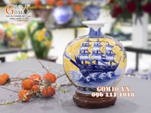 Bình hút lộc men màu Nhị cảnh Thuận Buồm Xuôi Gió và Công Đào, cao 23cm