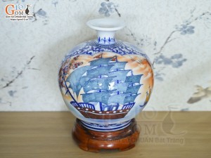 Bình hút lộc men màu Nhị cảnh Thuận Buồm Xuôi Gió và Công Đào nền cam, cao 25cm