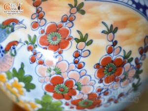 Bình hút lộc men màu Nhị cảnh Thuận Buồm Xuôi Gió và Công Đào nền cam, cao 25cm