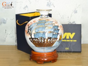 Bình hút lộc Nhị cảnh Thuận Buồm Xuôi Gió và Mã Đáo Thành Công vẽ vàng 24k in logo VTV nền cam, cao 23cm