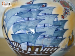 Bình hút lộc men màu Nhị cảnh Thuận Buồm Xuôi Gió và Mã Đáo Thành Công nền vàng, cao 23cm