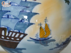 Bình hút lộc men màu Nhị cảnh Thuận Buồm Xuôi Gió và Mã Đáo Thành Công nền vàng, cao 23cm