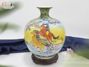 Bình hút lộc men màu nhị cảnh Thuận Buồm Xuôi Gió và Song Mã Phi Thiên vẽ vàng 24k nền xanh, cao 30cm