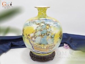 Bình hút lộc men màu nhị cảnh Thuận Buồm Xuôi Gió và Song Mã Phi Thiên vẽ vàng 24k nền vàng, cao 30cm