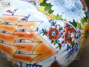 Bình hút lộc men màu nhị cảnh, vẽ Thuận Buồm Xuôi Gió và Mã Đáo Thành Công, cao 25cm