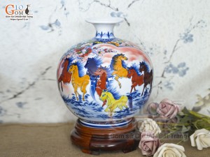 Bình hút lộc men màu Nhị cảnh viền hoa nền đỏ, cao 23cm