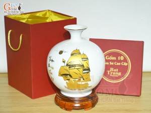 Bình hút lộc men màu trắng cảnh Thuận Buồm Xuôi Gió vàng kim, cao 23cm