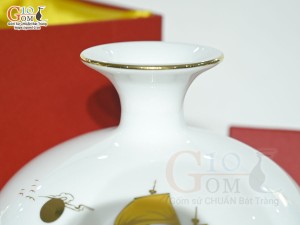 Bình hút lộc men màu trắng cảnh Thuận Buồm Xuôi Gió vàng kim, cao 23cm