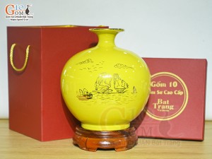 Bình hút lộc men màu vàng cảnh Thuận Buồm Xuôi Gió vàng kim, cao 23cm