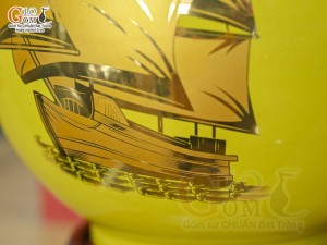 Bình hút lộc men màu vàng cảnh Thuận Buồm Xuôi Gió vàng kim, cao 23cm