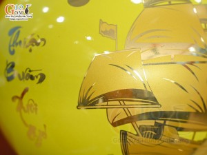 Bình hút lộc men màu vàng cảnh Thuận Buồm Xuôi Gió vàng kim, cao 23cm