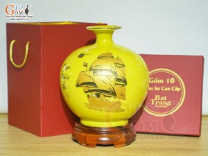 Bình hút lộc men màu vàng cảnh Thuận Buồm Xuôi Gió vàng kim, cao 23cm