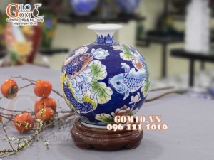 Bình hút lộc men màu vẽ Chép Sen, cao 25cm