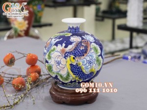 Bình hút lộc men màu vẽ Chép Sen, cao 25cm