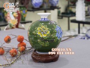 Bình hút lộc men màu vẽ Công Đào, nền xanh cao 25cm
