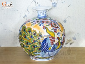 Bình hút lộc men màu vẽ Nhị cảnh viền hoa Phúc Đức nền vàng, cao 35cm