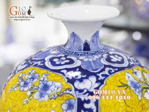 Bình hút lộc men màu vẽ Tứ cảnh, cao 35cm