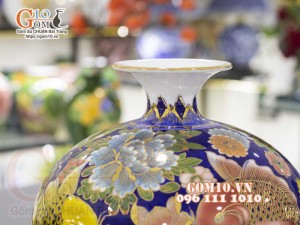 Bình hút lộc men màu vẽ vàng 24k, cảnh Chép Sen Phú Quý, cao 35cm