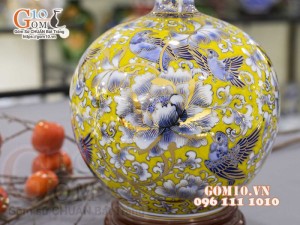 Bình hút lộc men màu vẽ vàng 24k, cảnh Chim Hoa Phú Quý, nền vàng cao 30cm