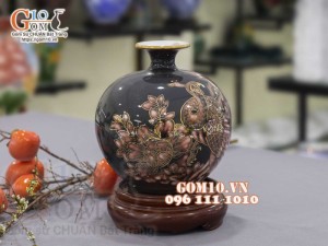 Bình hút lộc men màu vẽ vàng 24k, cảnh Công Xòe Tán Lộc, cao 30cm