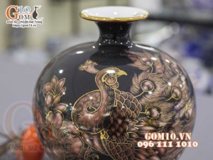 Bình hút lộc men màu vẽ vàng 24k, cảnh Công Xòe Tán Lộc, cao 30cm