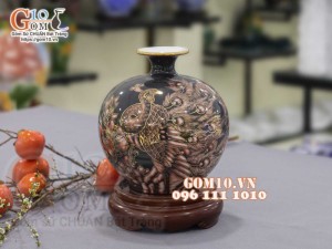 Bình hút lộc men màu vẽ vàng 24k, cảnh Công Xòe Tán Lộc, cao 25cm