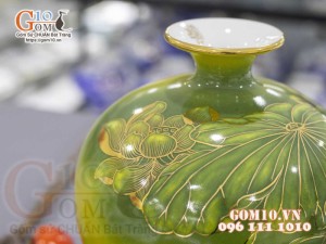 Bình hút lộc men màu vẽ vàng 24k, cảnh đầm Sen, cao 25cm