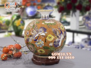 Bình hút lộc men màu vẽ vàng 24k, cảnh Sen Hạc, cao 30cm