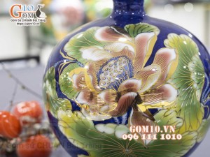 Bình hút lộc men màu vẽ vàng 24k, cảnh Sen Hạc Phú Quý, cao 25cm