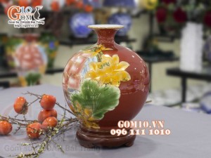 Bình hút lộc men màu vẽ vàng 24k, cảnh Thuận Buồm Xuôi Gió, nền đỏ cao 30cm