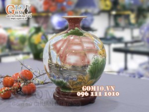 Bình hút lộc men màu vẽ vàng 24k, cảnh Thuận Buồm Xuôi Gió nền màu, cao 30cm