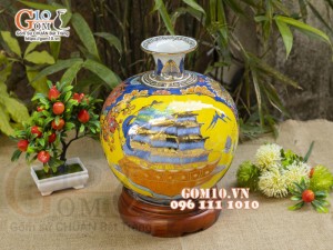 Bình hút lộc men màu vẽ vàng 24k, cảnh Thuận Buồm Xuôi Gió, nền vàng cao 35cm