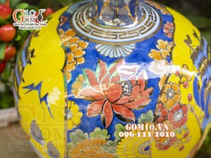 Bình hút lộc men màu vẽ vàng 24k, cảnh Thuận Buồm Xuôi Gió, nền vàng cao 35cm