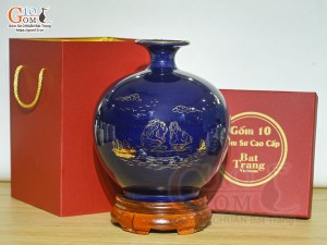 Bình hút lộc men màu xanh coban cảnh Thuận Buồm Xuôi Gió vàng kim, cao 18cm