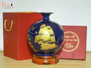 Bình hút lộc men màu xanh coban cảnh Thuận Buồm Xuôi Gió vàng kim, cao 18cm