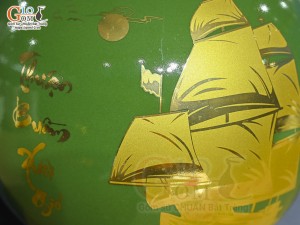 Bình hút lộc men màu xanh lá cảnh Thuận Buồm Xuôi Gió vàng kim in logo VTV, cao 26cm