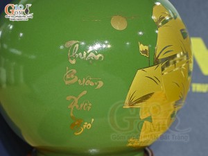 Bình hút lộc men màu xanh lá cảnh Thuận Buồm Xuôi Gió vàng kim in logo VTV, cao 26cm