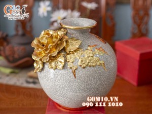 Bình hút lộc men rạn đắp nổi dát vàng Thuận buồm xuôi gió,cao 17cm