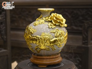 Bình hút lộc men rạn đắp nổi Mã Đáo Thành Công dát vàng 24k, cao 18cm
