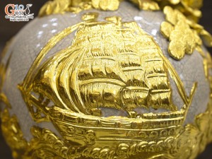 Bình hút lộc men rạn đắp nổi Thuận Buồm Xuôi Gió dát vàng 24k, cao 18cm