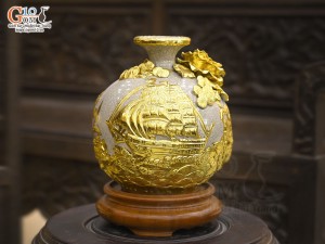 Bình hút lộc men rạn đắp nổi Thuận Buồm Xuôi Gió dát vàng 24k, cao 18cm