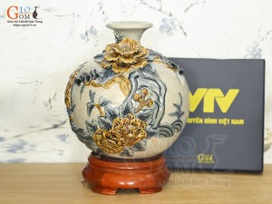 Bình hút lộc men rạn đắp nổi Thuận Buồm Xuôi Gió in logo VTV, cao 30cm