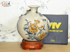 Bình hút lộc men rạn đắp nổi Thuận Buồm Xuôi Gió in logo VTV, cao 30cm