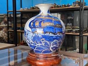 Bình hút lộc men lam cổ vẽ cảnh thuận buồm xuôi gió cao 21cm, vẽ vàng 24k