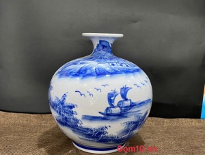 Bình hút lộc men tràm vẽ cảnh Công đào phú quý, cao 23cm