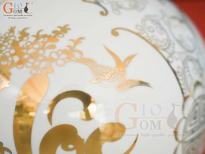 Bình hút lộc men trắng hoạ tiết Phúc-Lộc-Thọ vẽ vàng kim, cao 27cm