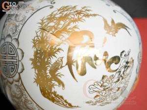 Bình hút lộc men trắng hoạ tiết Phúc-Lộc-Thọ vẽ vàng kim, cao 27cm