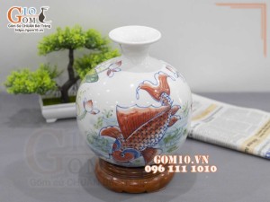 Bình hút lộc men trắng vẽ cảnh Cá Chép Liên Hoa, cao 23cm